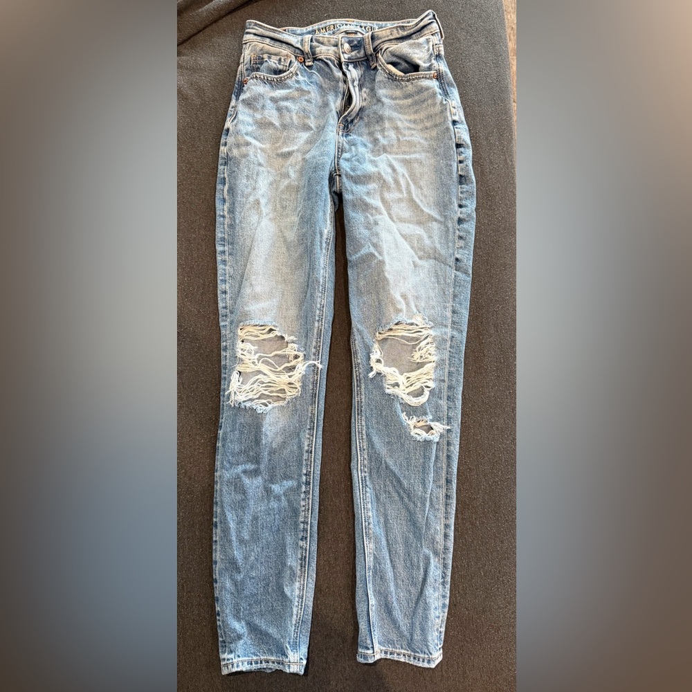 American Eagle Outfitters Mom Jeans